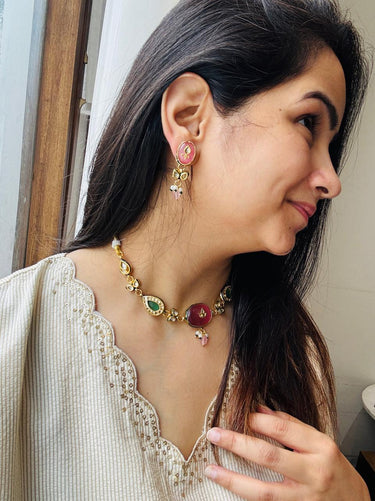 Graceful Kundan Necklace Set